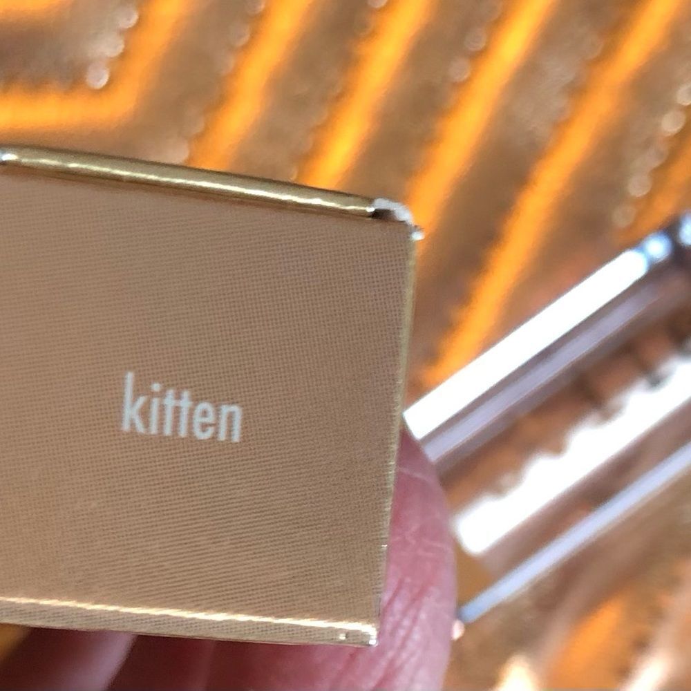 STILA - NWT - Glitter & Glow Liquid Eyeshadow in “Kitten” Product Unopened - Picture 7 of 14